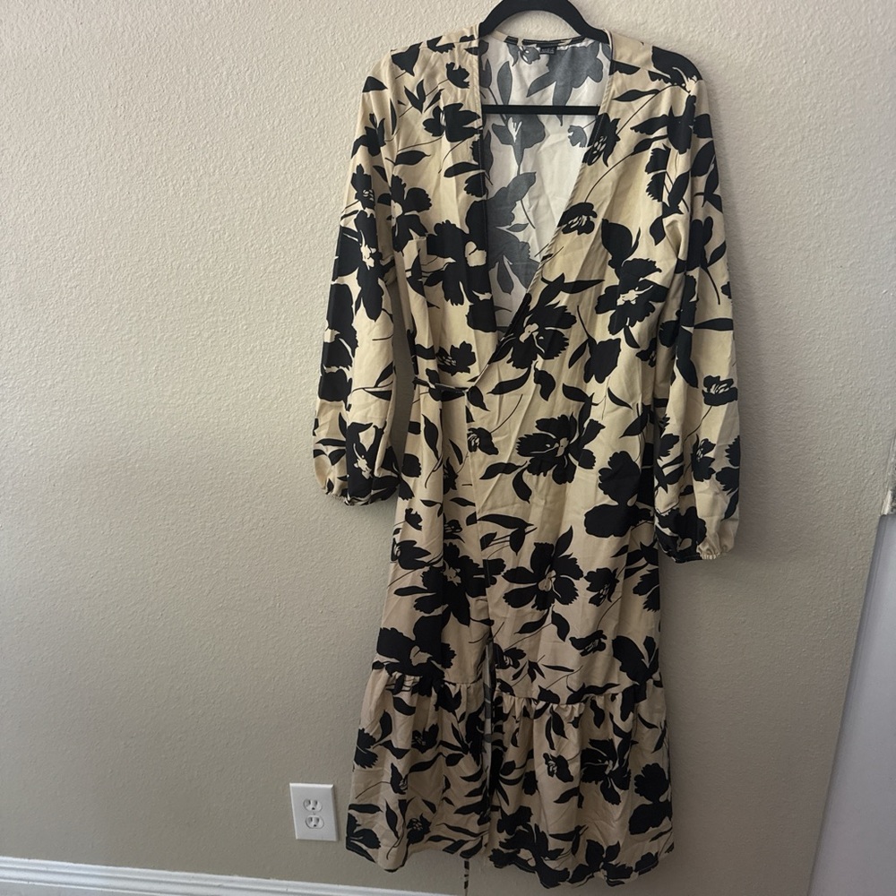 SHEIN Black and Cream Wrap Sundress with Bishop Sleeves
